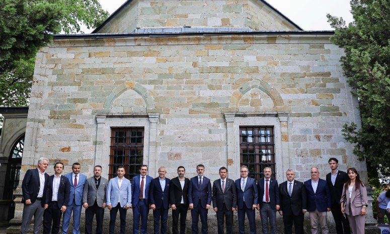 Bursa ve Kosova Arasında Gönül Köprüsü: Sultan 1. Murad Hüdavendigar Türbesi Başında Anıldı