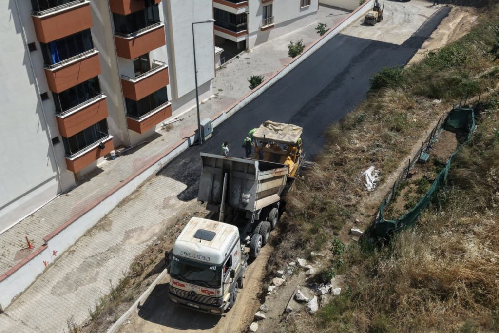 Şükrü Deviren Sahaya İndi: Hisar Mahallesi Yeni Asfaltına Kavuştu