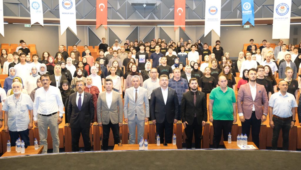 Bursa’da Geleceğin Kalemleri Ödüllendirildi