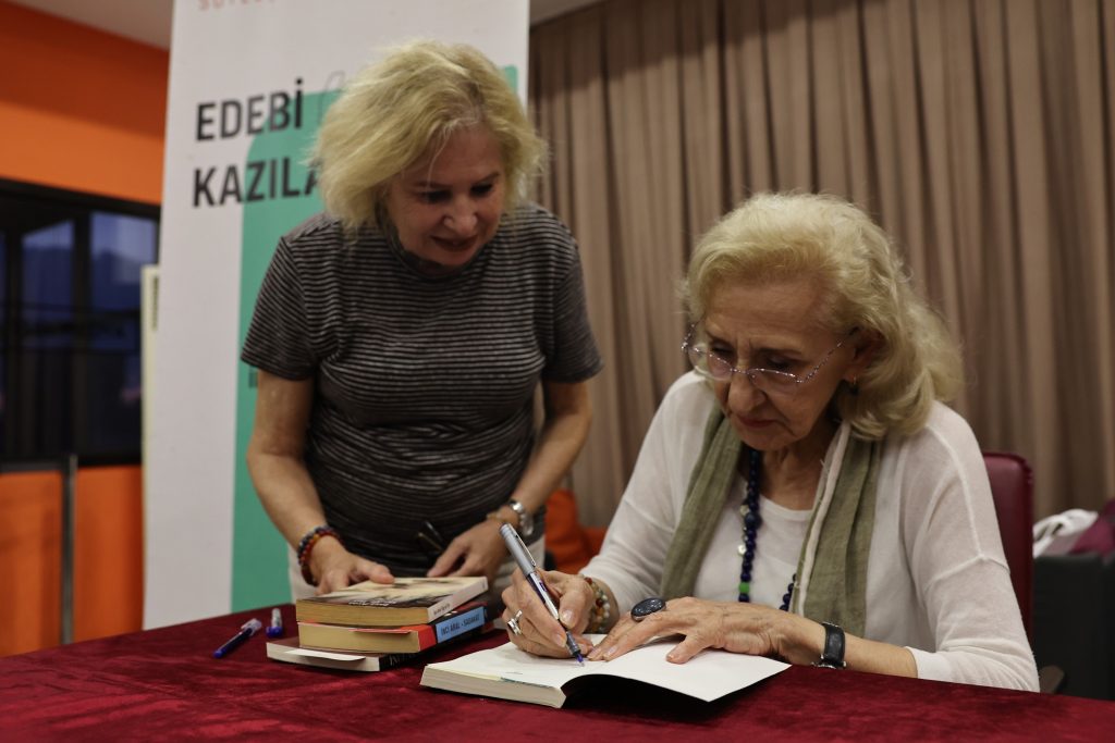 Usta Yazar İnci Aral’dan Çağrı: "Kadın Haberleri Magazinleştirilmekten Kurtarılmalı"
