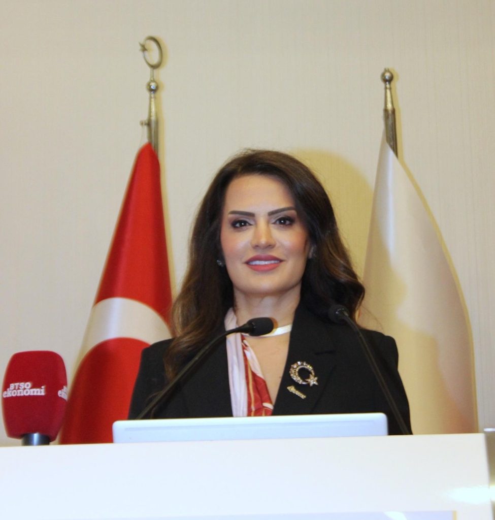 "Bursa’nın İyilik Hareketi" YASAV’da Emire Cantürk Eren Yeniden Başkan!