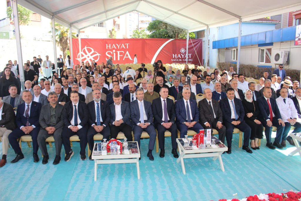 Bursa’nın Sağlık Devi Sınırları Aştı: Hayat Sağlık Grubu’nun İstanbul Çıkarmasına Bakan Ömer Bolat’tan Tam Destek!