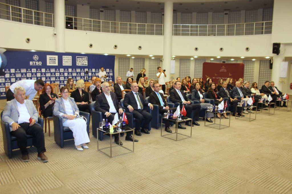 "Bursa’nın İyilik Hareketi" YASAV’da Emire Cantürk Eren Yeniden Başkan!
