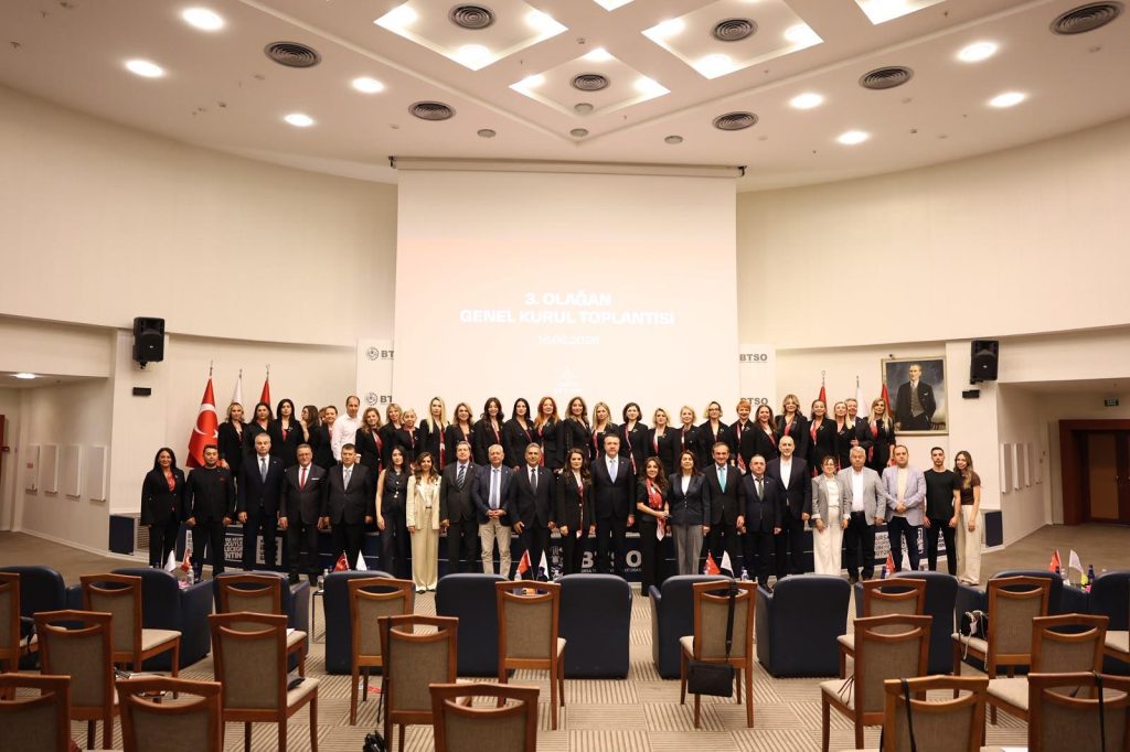 "Bursa’nın İyilik Hareketi" YASAV’da Emire Cantürk Eren Yeniden Başkan!