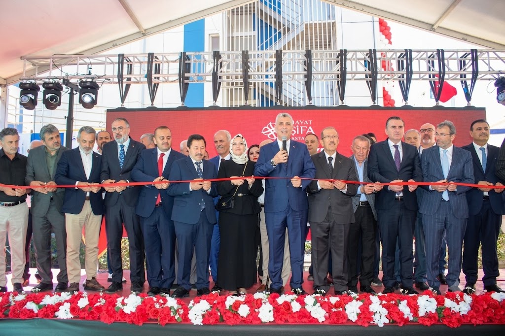 Bursa’nın Sağlık Devi Sınırları Aştı: Hayat Sağlık Grubu’nun İstanbul Çıkarmasına Bakan Ömer Bolat’tan Tam Destek!