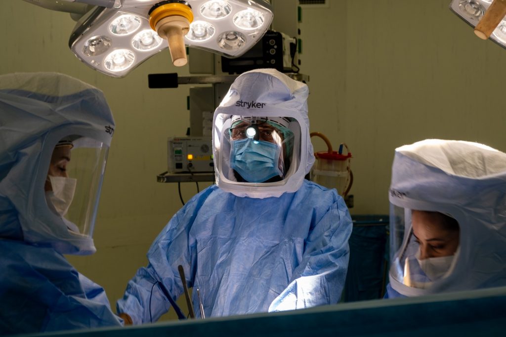 Protez Ameliyatlarında Milimetrik Hassasiyet: Medicabil’den 500 Başarılı Robotik Cerrahi Operasyonu