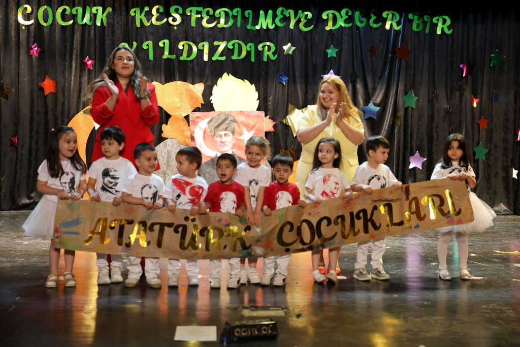 Uğur Böcekleri’nden Dev Performans: Gemlik’in Minikleri Yıl Sonu Gösterisinde Göz Doldurdu