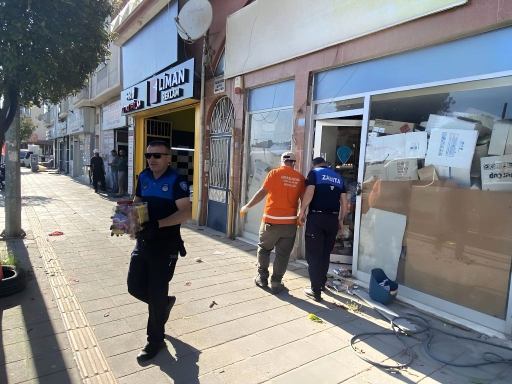 Gemlik’te Halk Sağlığı Seferberliği… Zabıtadan Merdiven Altı Depoya Şok Baskın