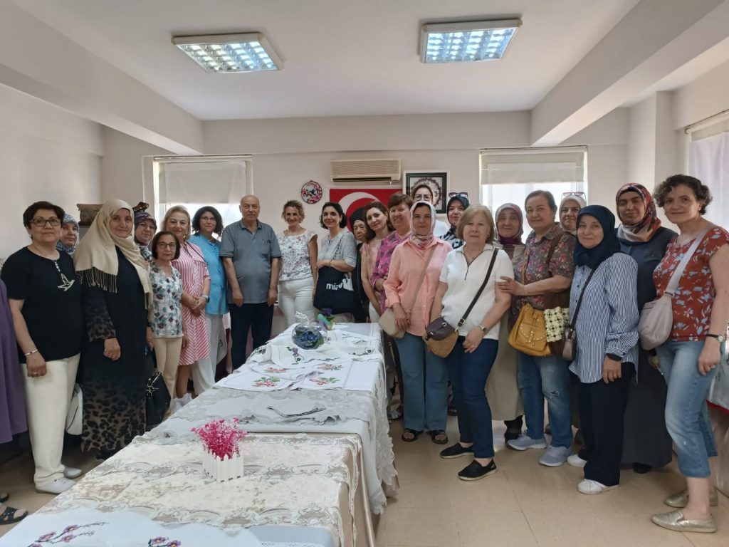 İhsaniye Mahallesi’nde el emeği ürünler sergilendi