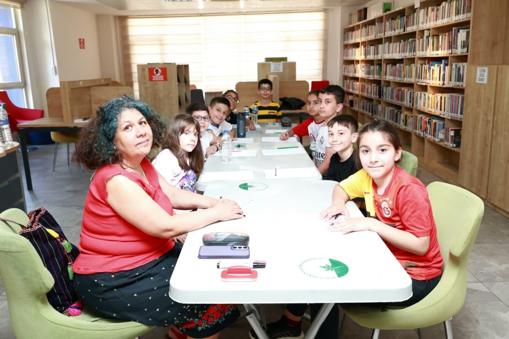 Osmangazi’de Geleceğin Yazarları Yetişiyor: Emek Kütüphanesi’nde Dev Buluşma