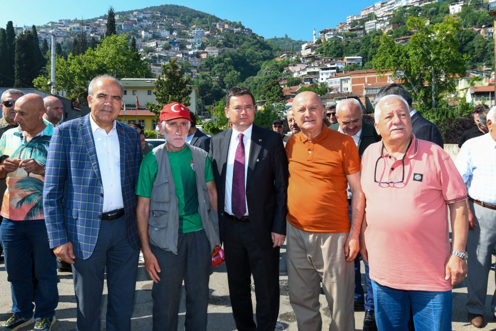 Osmangazi’de Alacahırka Çıkarması: Başkan Erkan Aydın Sorunları Yerinde Dinledi