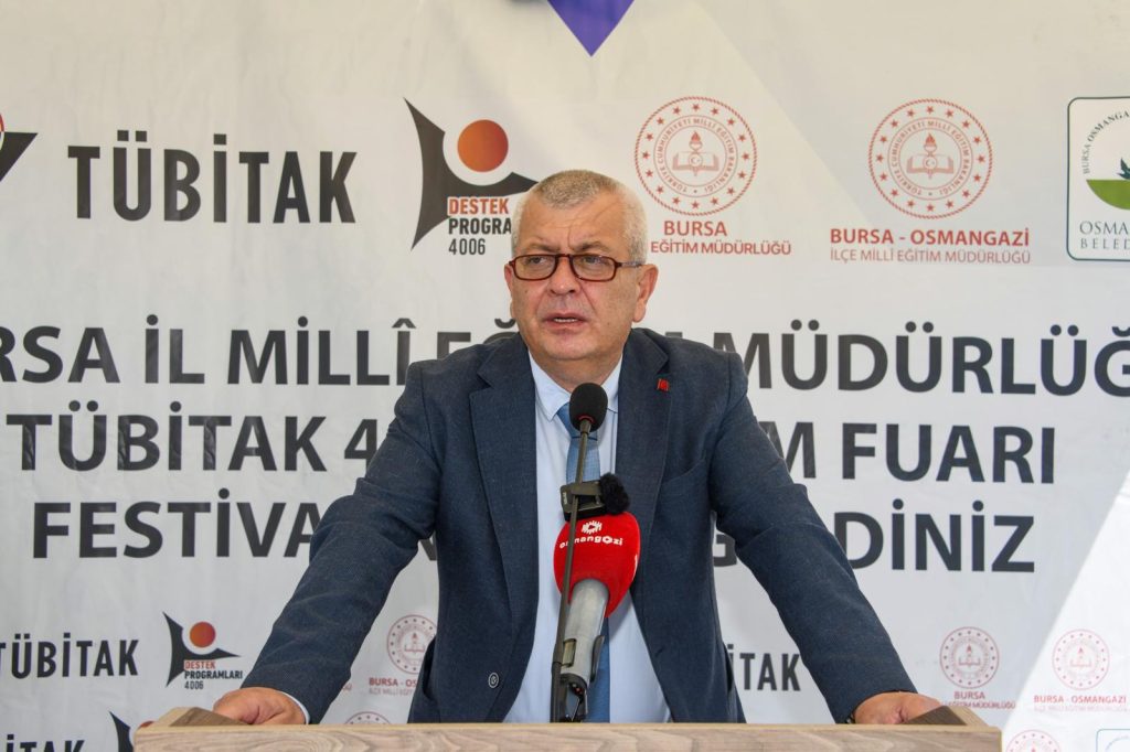 Osmangazi Meydanı’nda Bilim Şenliği: TÜBİTAK 4006-C Projeleri Geleceğin Mucitlerini Buluşturdu