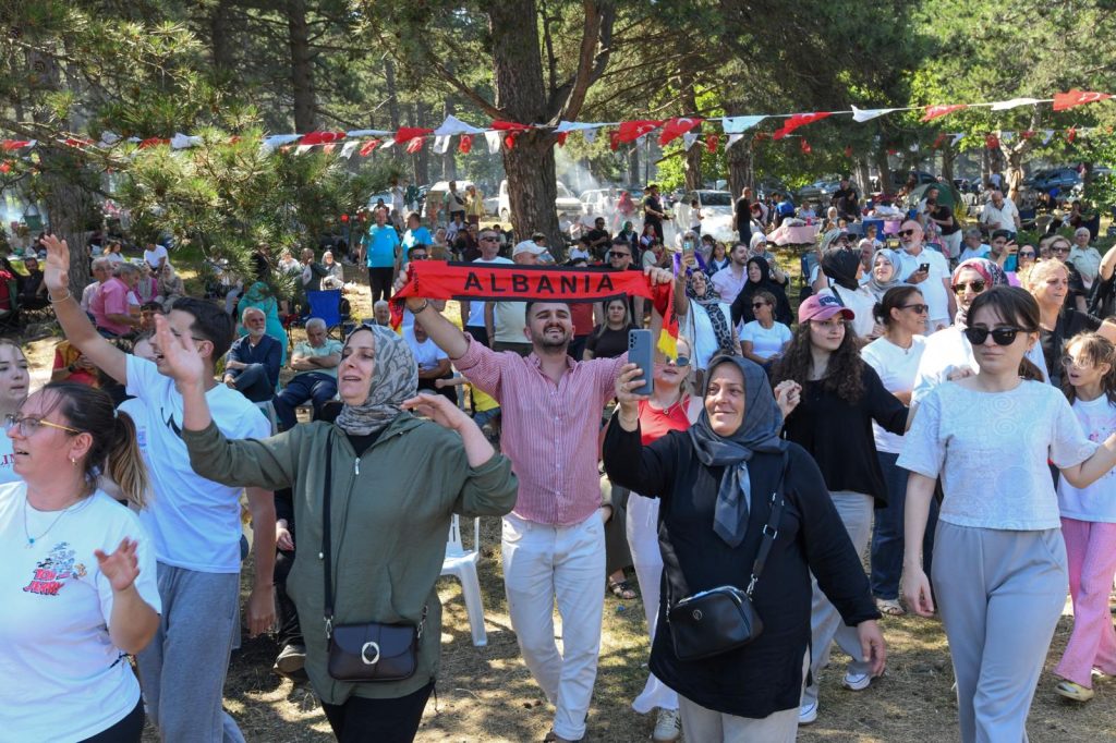 Başkan Aydın RUMELİFED Pikniğinde Vatandaşlarla Buluştu