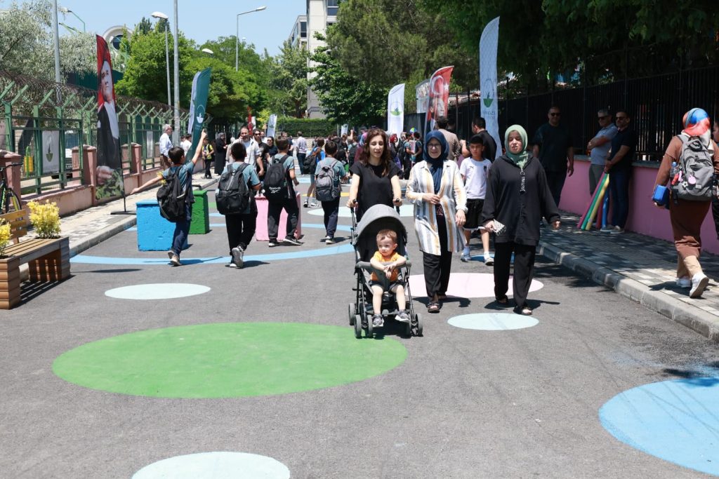 Osmangazi Belediyesi’nden Çocuklara Güvenli Okul Sokağı