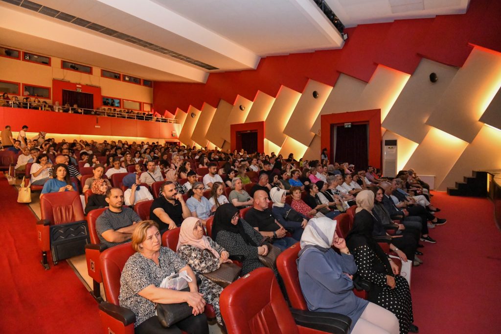 Osmangazi’de Gençlerin Tiyatro Performansı Damga Vurdu