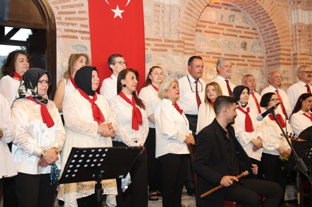 Osmangazi Belediyesi Türk Halk Müziği Topluluğu’ndan Unutulmaz Dönem Sonu Finali