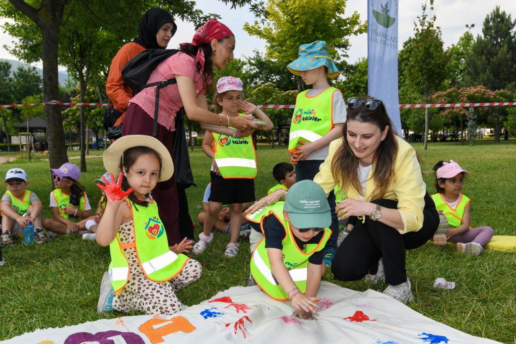 OSMEK kursiyerleri çocuklarla “Yaza Merhaba” etkinliğinde buluştu