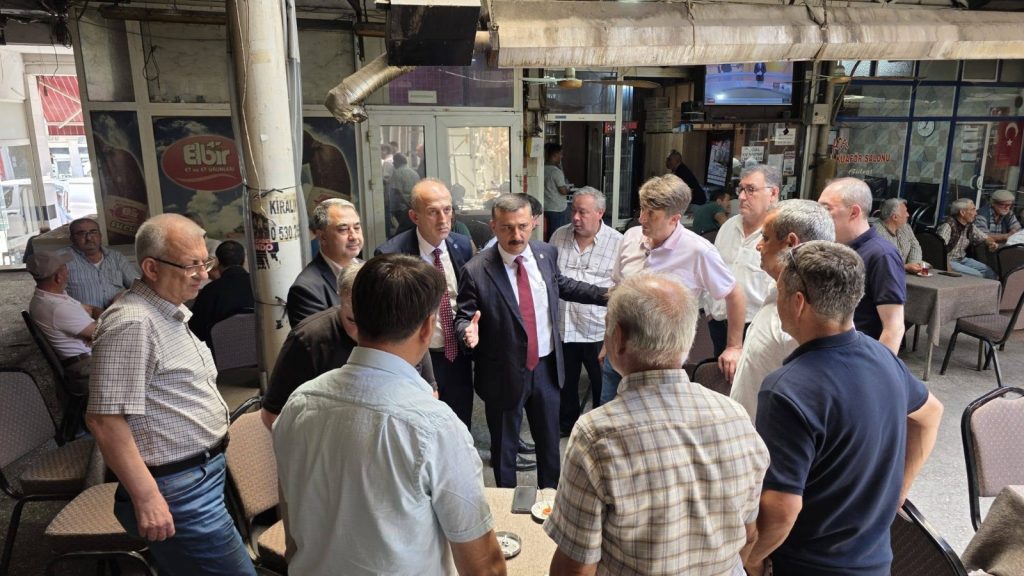 İYİ Parti’den Karacabey çıkarması: Esnaf ve üretici sorunları sahada gündeme taşındı