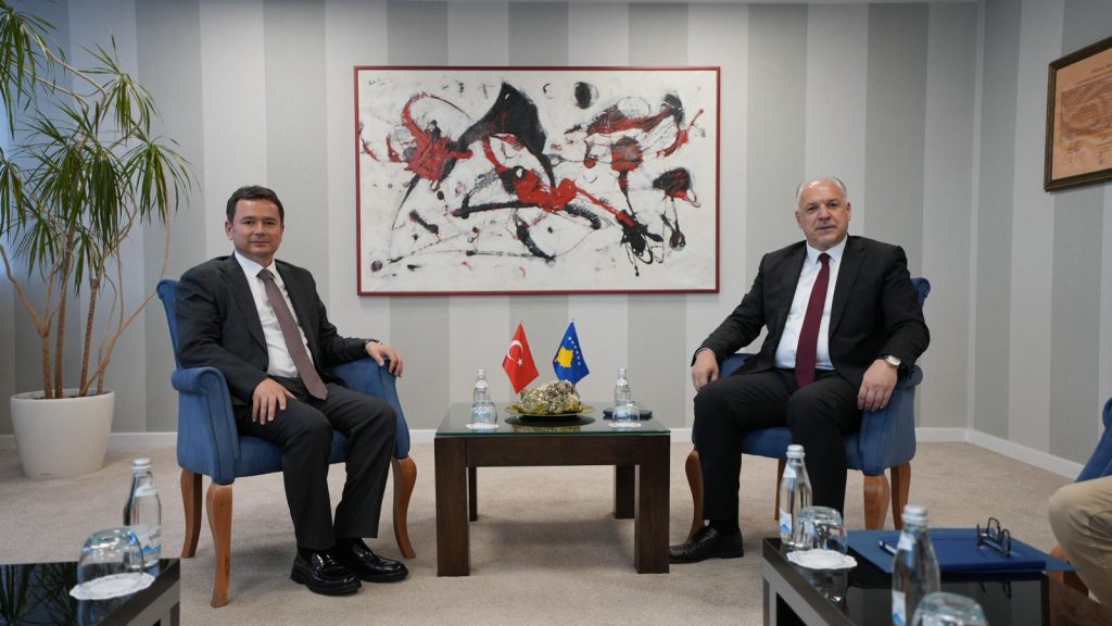 Başkan Erkan Aydın Kosova’da Kardeşlik Köprülerini Güçlendirdi! Başkan Erkan Aydın Kosova’da Kardeşlik Köprülerini Güçlendirdi!