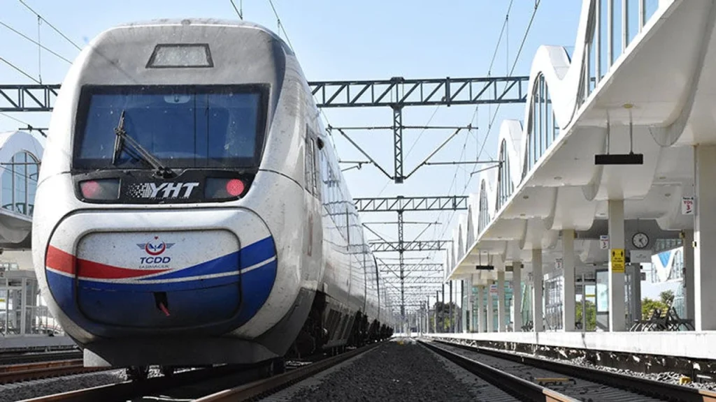 Bursa-Eskişehir Hızlı Tren Hattında Tarih Netleşti: Deneme Seferleri Başlıyor, Yolculuk 1 Saate Düşüyor!