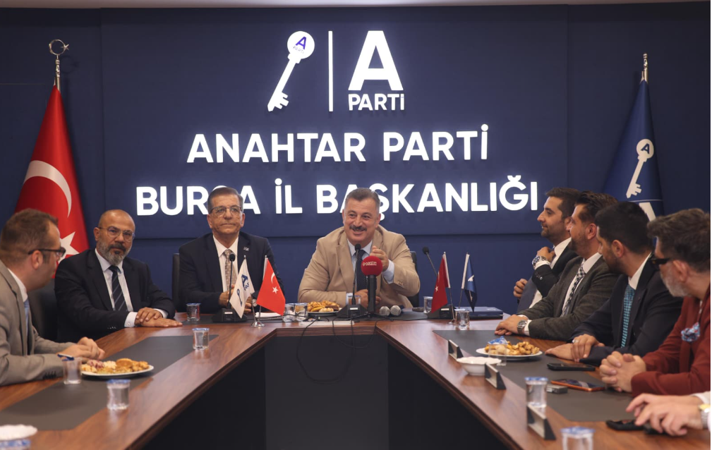 Bursa Siyasetinde Transfer… Yeniden Refah’ın Önemli İsmi Anahtar Parti’ye Geçti