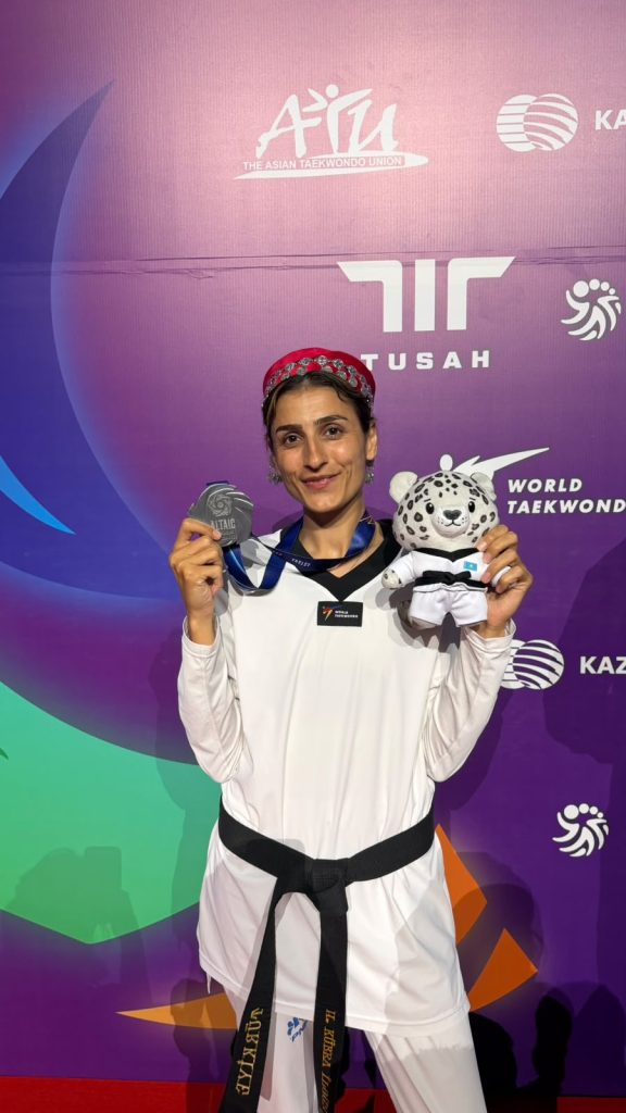 Kazakistan’da Yıldırım Rüzgarı