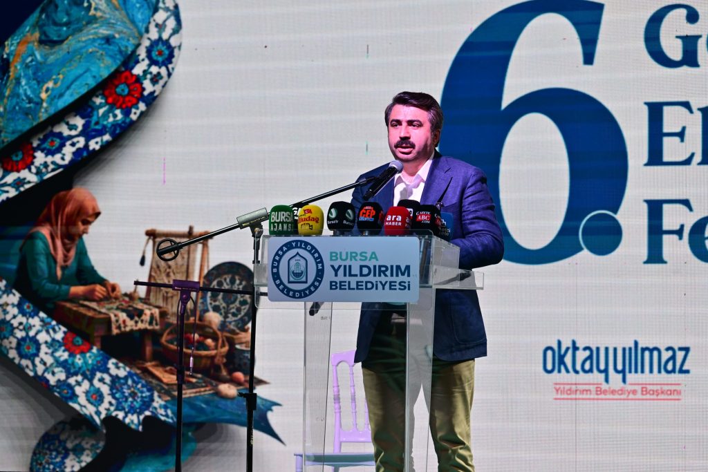 Yıldırım’da Kadınlar Üretiyor, Kent Kazanıyor: Kadın Emeği Bursa’da Dev Festivalle Taçlandı!
