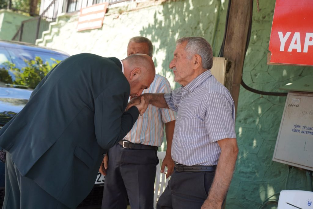 Orhangazi'de 'Büyük Aile' Paşapınar'da: Belediye Hizmeti Vatandaşın Ayağına Gitti