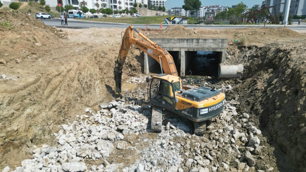 Büyükşehir’den Balkan Mahallesi’nde yoğun mesai