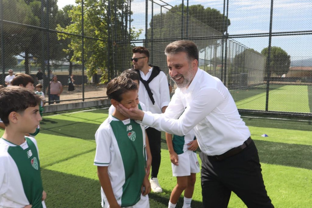 Büyükşehir'den Bursaspor'a Büyük Destek... Özlüce’ye 3 Yeni Futbol Sahası