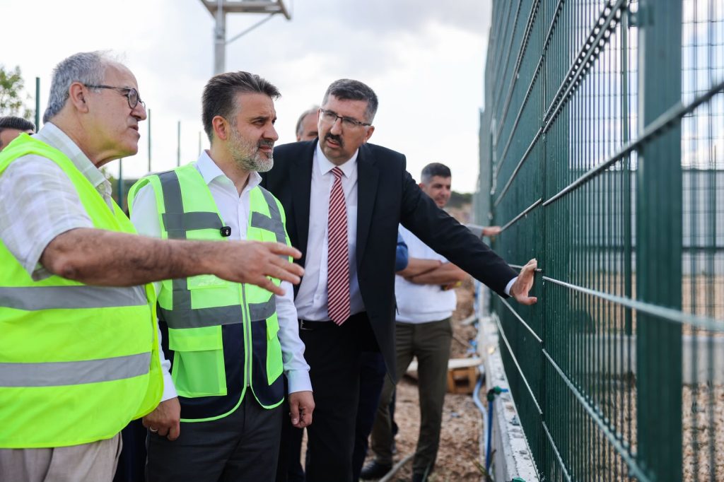 Şahin Biba Başköy’de İncelemelerde Bulundu: Sokak Hayvanları Doğal Yaşam Alanı Yükseliyor Şahin Biba Başköy’de İncelemelerde Bulundu: Sokak Hayvanları Doğal Yaşam Alanı Yükseliyor