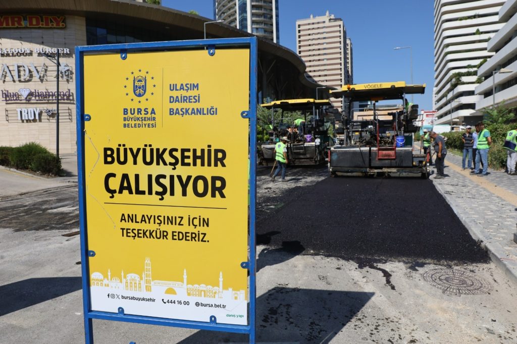 Büyükşehir’den Odunluk’a Konforlu Ulaşım: Akademi Caddesi Yenilendi