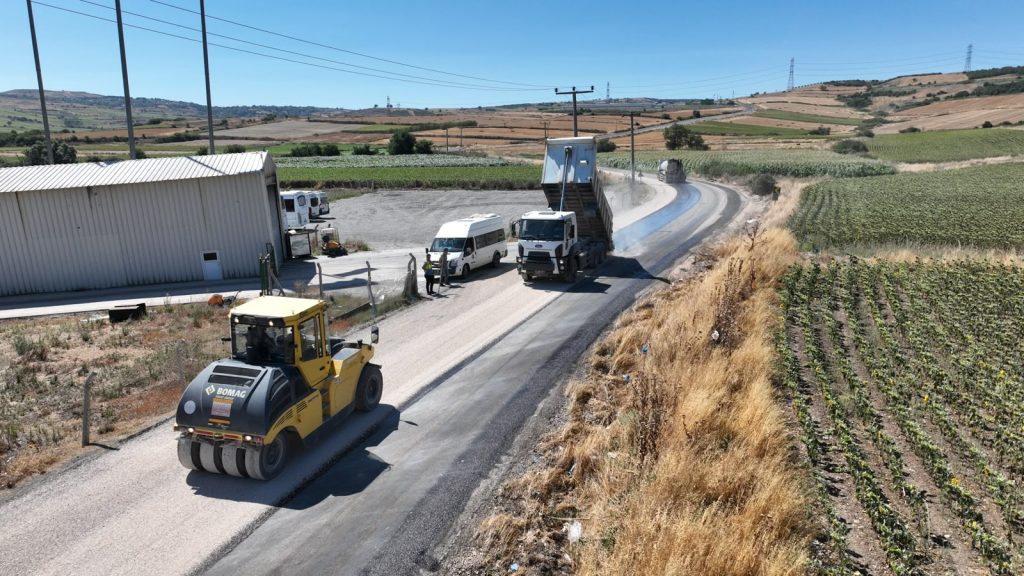 Karacabey ve Mustafakemalpaşa’da yollar yenileniyor