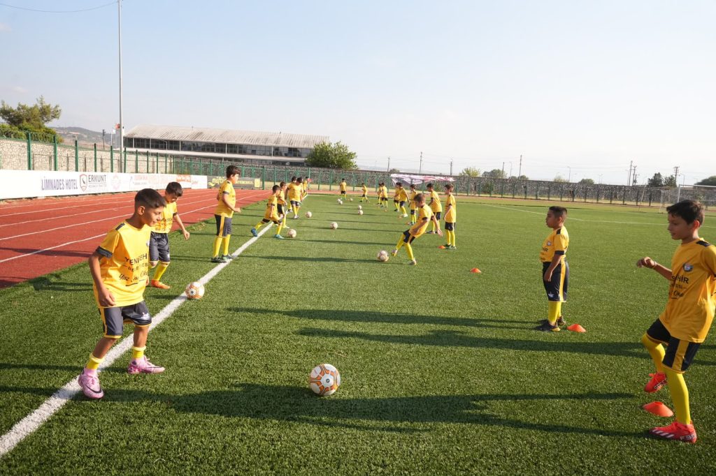 Yenişehir'de Yaz Spor Okulu Heyecanı Başladı Yenişehir'de Yaz Spor Okulu Heyecanı Başladı
