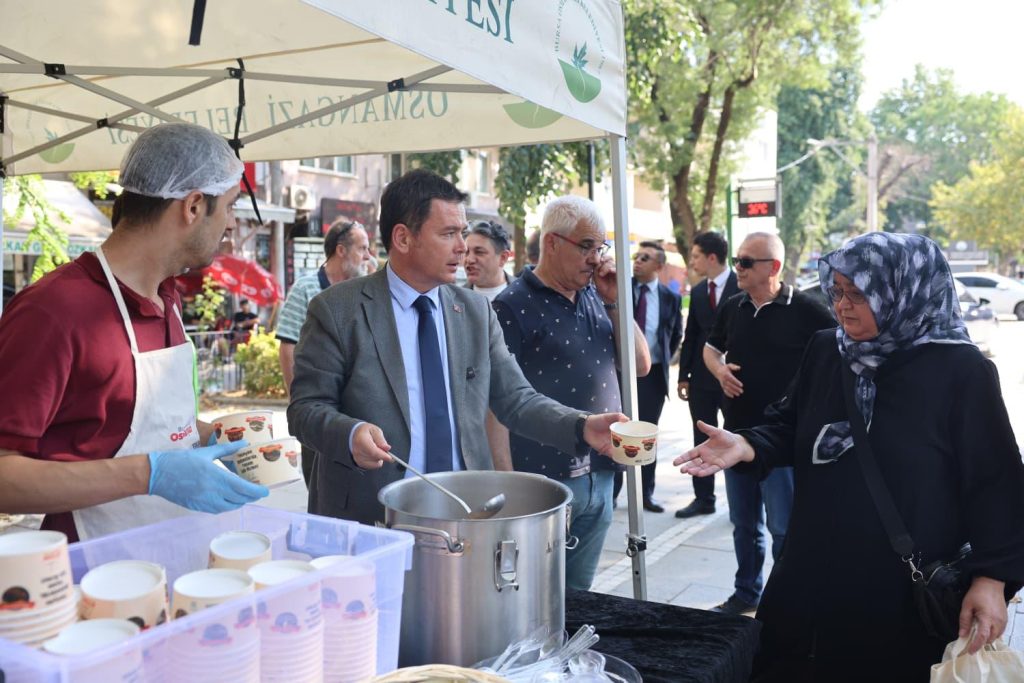 Osmangazi’de Muharrem Ayı Bereketi: Erkan Aydın’dan Aşure İkramı