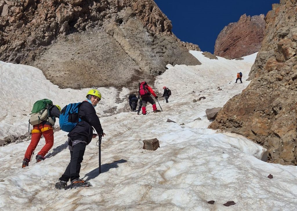  İnegöl Belediyespor Dağcıları 15 Temmuz İçin Erciyes’e Tırmandı