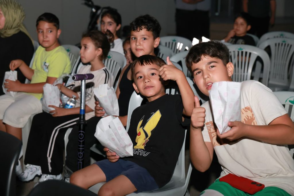 Osmangazi Belediyesi Çocuklara Yazlık Sinema Keyfi Yaşatıyor Osmangazi Belediyesi Çocuklara Yazlık Sinema Keyfi Yaşatıyor