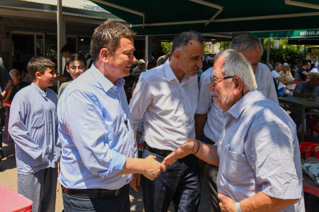 Başkan Aydın’ın Cuma Durağı Hüdavendigar Mahallesi Oldu