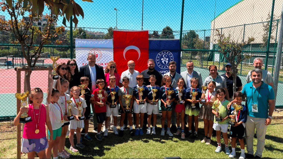 Bursa İl Birinciliği Tenis Turnuvası Sona Erdi