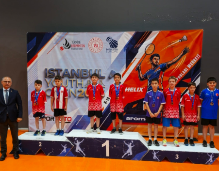 Bursa Büyükşehir Belediyespor’dan Badminton’da Büyük Başarı