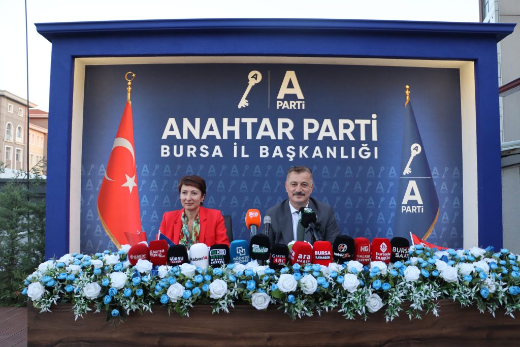 Anahtar Parti Bursa İl Başkanı Aslan: “Bursa büyürken Bursalı neden yoksullaşıyor?”