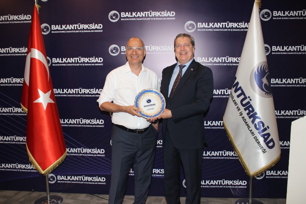 BALKANTÜRKSİAD Akademi’de ‘Veriye Dayalı Liderlik’ Semineri