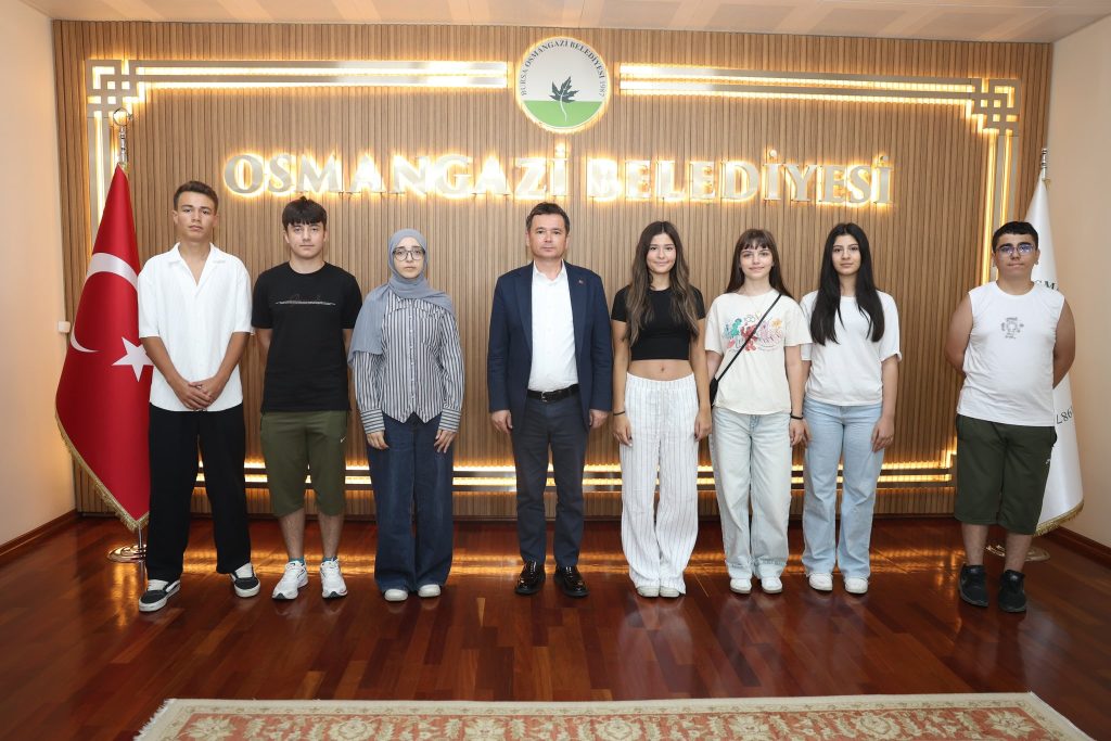 Başkan Erkan Aydın LGS Öğrencilerinin Heyecanını Paylaştı