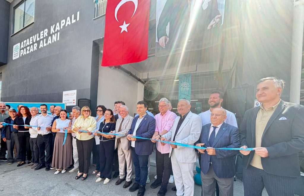 Nilüfer’de Sosyal ve Kültürel Dönüşüm… ”Ataevler Kapalı Pazar Alanı” Açıldı