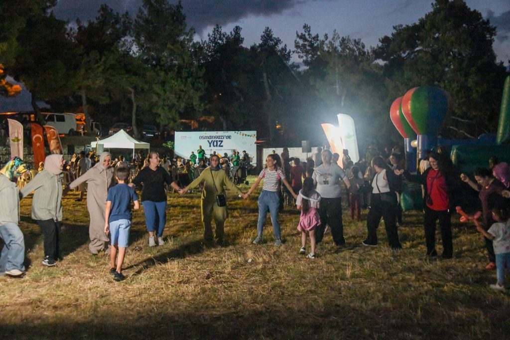 Osmangazi’de Yaz Coşkusu Ovaakça’ya Taşındı: “Yaz Mahalle Şenlikleri” Festival Havasında Geçti