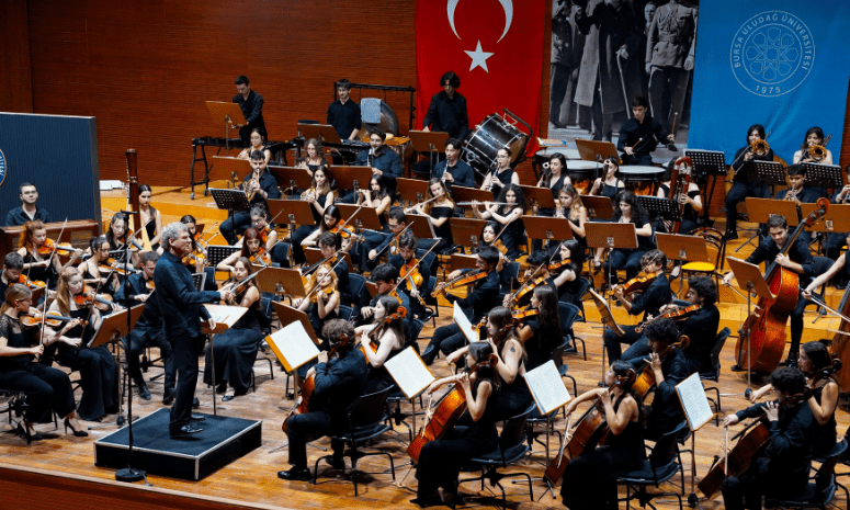 Türkiye Gençlik Filarmoni Orkestrası, Bursa'da müzikseverlerle buluştu