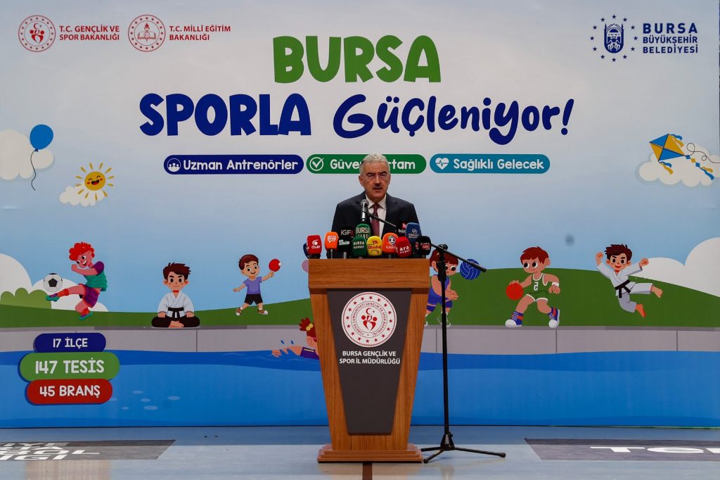 Yaz Spor Okulları Açılış Töreni Tofaş Spor Salonu’nda Gerçekleştirildi