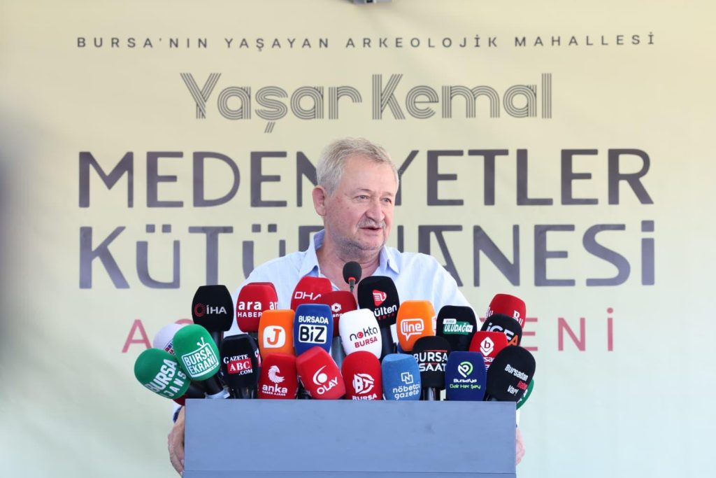 Osmangazi’de Yaşar Kemal Medeniyetler Kütüphanesi Hizmete Açıldı Osmangazi’de Yaşar Kemal Medeniyetler Kütüphanesi Hizmete Açıldı