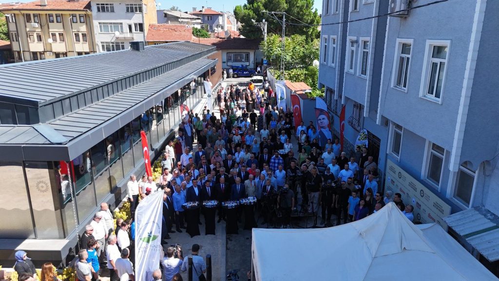 Osmangazi’de Yaşar Kemal Medeniyetler Kütüphanesi Hizmete Açıldı Osmangazi’de Yaşar Kemal Medeniyetler Kütüphanesi Hizmete Açıldı