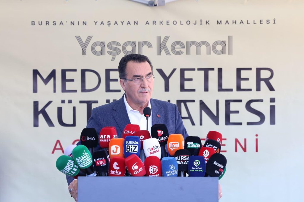 Osmangazi’de Yaşar Kemal Medeniyetler Kütüphanesi Hizmete Açıldı Osmangazi’de Yaşar Kemal Medeniyetler Kütüphanesi Hizmete Açıldı